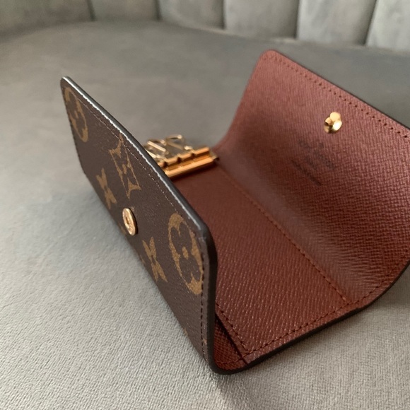 BNIB Authentic Louis Vuitton 4 key holder - Picture 7 of 10